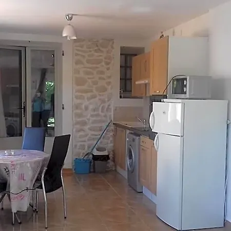 מלון Le Saint Victor 3*