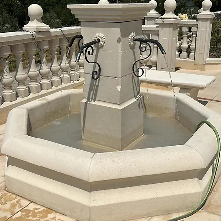 Le Saint Victor Hotel